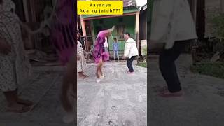 Download lagu Lompat tali sampai celana dalam melorot #shortsvideo #comedykocak mp3