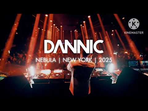 Dannic vs. Showtek vs. Macklemore - Right Now vs. Booyah vs. Can't Hold Us (Dannic Mashup)