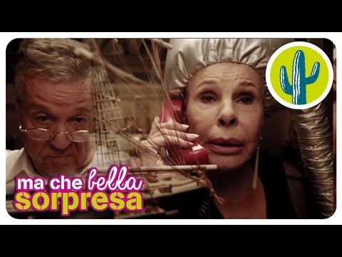 La telefonata a mamma e papà - Ma Che Bella Sorpresa | CLIP #3
