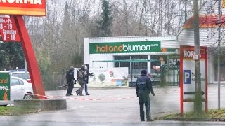 preview picture of video 'OÖ/Ried - Überfall auf Norma-Supermarkt - Täter auf der Flucht'