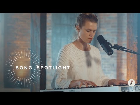 Pretty Girls - Nicolle Galyon