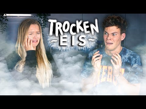 GEFÄHRLICHE EXPERIMENTE MIT TROCKENEIS mit Julia Beautx | Joey's Jungle