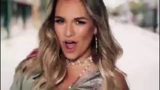 María José ft Ivy Queen Las Que Se Ponen Bien La Falda Video Oficial