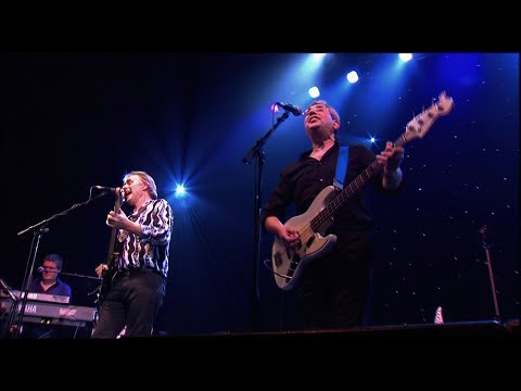 10cc - I'm Mandy, Fly Me - Live at the Shepherd's Bush Empire 2007 (HD)