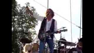 Bucky Covington sings &quot;Drinking Side of Country&quot; at Hastings Music Fest