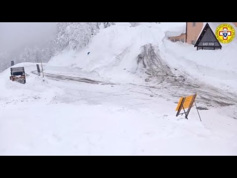 Maltempo, strade ghiacciate e case irraggiungibili: così in Garfagnana dopo le forti nevicate,...