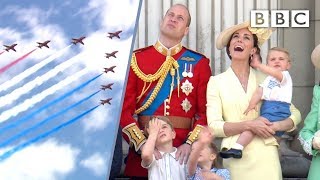Prince Louis&#39; perfect royal wave! 👋✈️🤴 | Trooping the Colour 2019 - BBC
