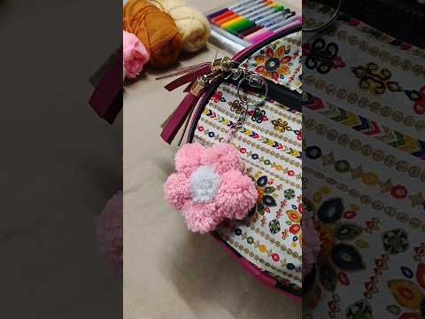 Cute DIY ✨🩷 woolen keychain flower #shorts #papercraft #art #giftideas #diy #handmade #keychain
