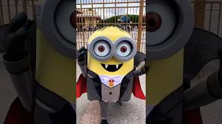 Minion is wearing vampire costumes at Universal Studios Japan #minions