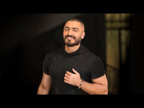 من بائع متجول لنجم الأغنية العربية.. معاناة تامر حسني في حياته