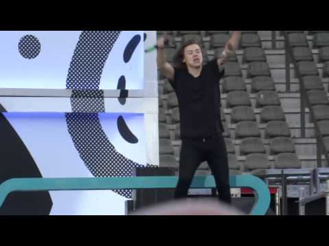 Better Than Words - One Direction - OTRA - Brussels 13/06/2015