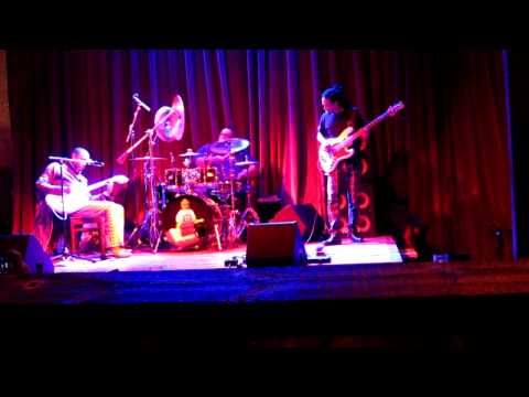 Jef Lee Johnson (with Michael Bland and Yohannes Tona) @ Icehouse in Minneapolis, MN - Dec 15, 2012