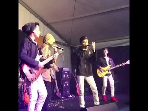 Haziq putera band suport tuah yg ganti kan die show