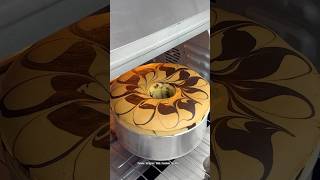 Download lagu It's this easy to make a very soft and fluffy old-school cake with patterns that don't sink. mp3
