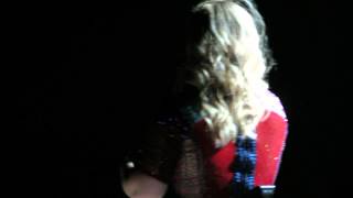 Kelly Clarkson &quot;Chatter Before Tightrope&quot; Nashville