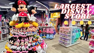 Let’s Go Inside the Largest Disney Store in Asia! #tour
