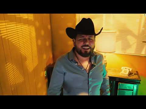 Roberto Tapia - La Guerra [Official Video]