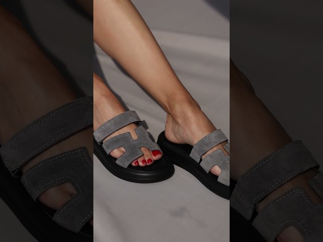 Чоботи жіночі шкіряні байка хутро 592641 Чорний Шльопанці жіночі 592337 Білі