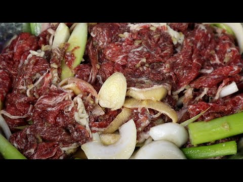 식초 액젓에 고기를 재워보세요. 소불고기는 이렇게 물기가 없도록 해야 맛있습니다