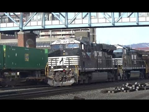 Norfolk Southern Train Race!