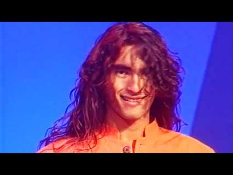 Grupo Sombras canta Daniel Agostini una copita mas