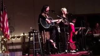 Pam Tillis & Lorrie Morgan - Train Without A Whistle