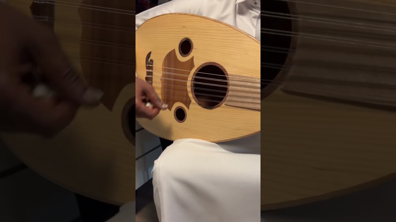 عود موسيقي الجزيره