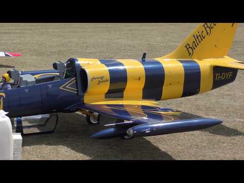 model flying spectacular AT BARTONS POINT