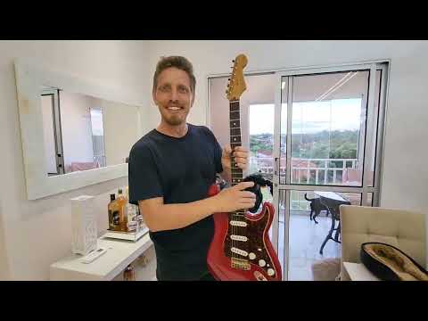 O reencontro das 2 guitarras Strato Nzaganin e Fender