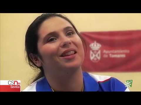 Claudia Aris, una entrenadora de éxito en un equipo masculino