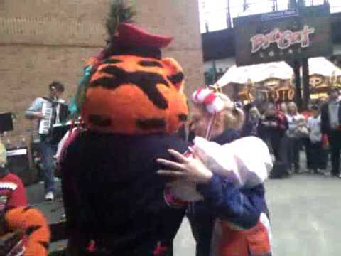 Lindsay dancing with Polish Paws