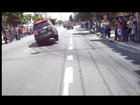 ROTA 123 ANOS - VIATURA HYLUX EM 2 RODAS - Show dos rodinhas na saída das viaturas