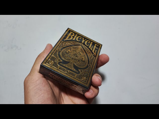 Vídeo relacionado con Bicycle Cypher Baraja de Cartas Premium para coleccionistas y Juegos Familiares