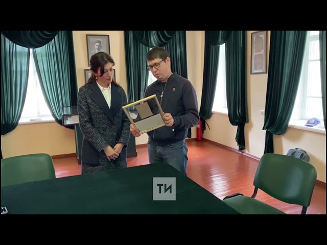 Медиахолдинг «Татмедиа» подарил редкую фотокарточку музею Гаспринского в Бахчисарае