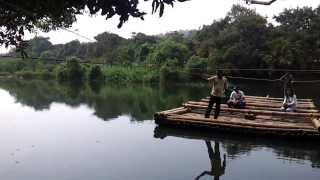 preview picture of video 'Kuruva Islands - Crossing Kabini River on Bamboo Raft'