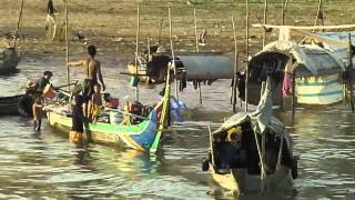 preview picture of video 'cambodias river life'