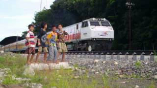 preview picture of video 'Kereta Api Kertajaya Berangkat Stasiun Lamongan'