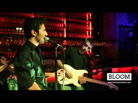 Cenk Taşdemir -" Jealousy" (Cover) @Bloom İstanbul