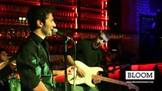 Cenk Taşdemir -" Jealousy" (Cover) @Bloom İstanbul