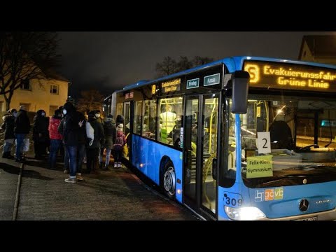 Bombensprengung erfolgreich: Bewohner kehren zurück - WELT