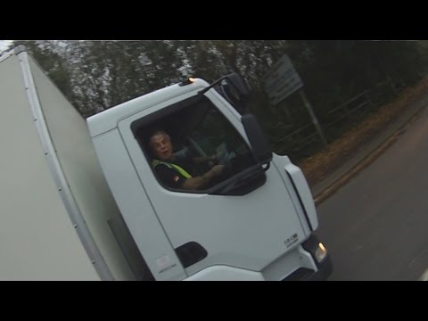 BX12MVS - BEEEEEEP - Professional Driver Doesn't Have A Clue
