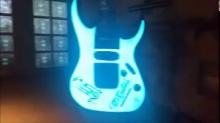 Light up your guitar with electroluminescent paint