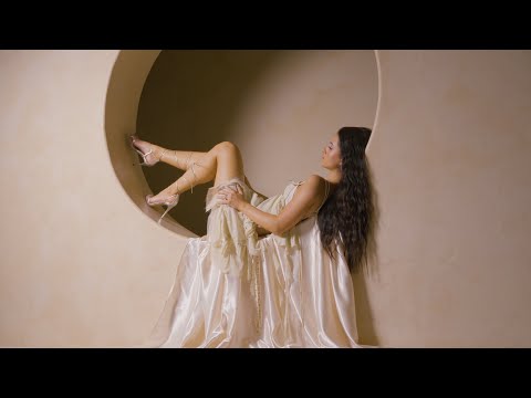 Jessica Baio - every version (official lyric video)