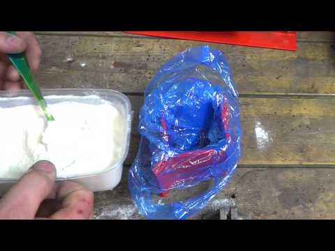 Powder press or pill press