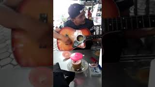 Download lagu Penyanyi jalanan bersuara emas asli Malang mp3