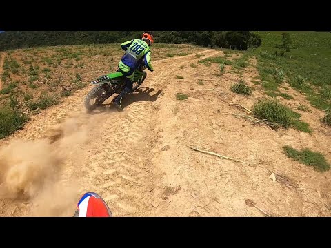 Trilha entre amigos / Leoberto Leal-SC