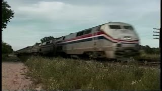 preview picture of video '*RARE* FAST Amtrak trains w/ F40PH's and B32-8W's!'