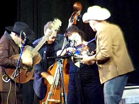 Betse Ellis and the Wilders tear it up at Pagosa '08