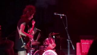The Coathangers - Captain's Dead