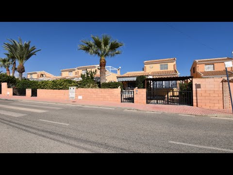 €159,995- 3 bedroom, 2 bathroom detached villa in Kitchen Playa Flamenca.